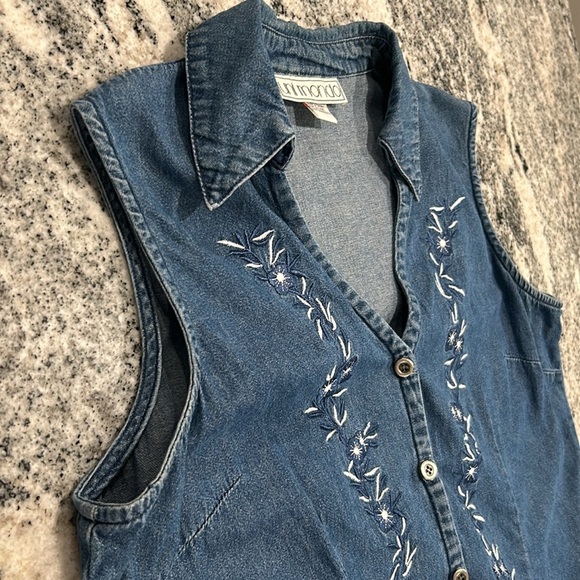 Uni mondo size 14 vest 100% cotton with embroidered flowers - Picture 8 of 12